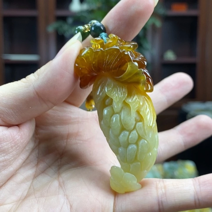 未镶嵌蛇纹石玉颈饰