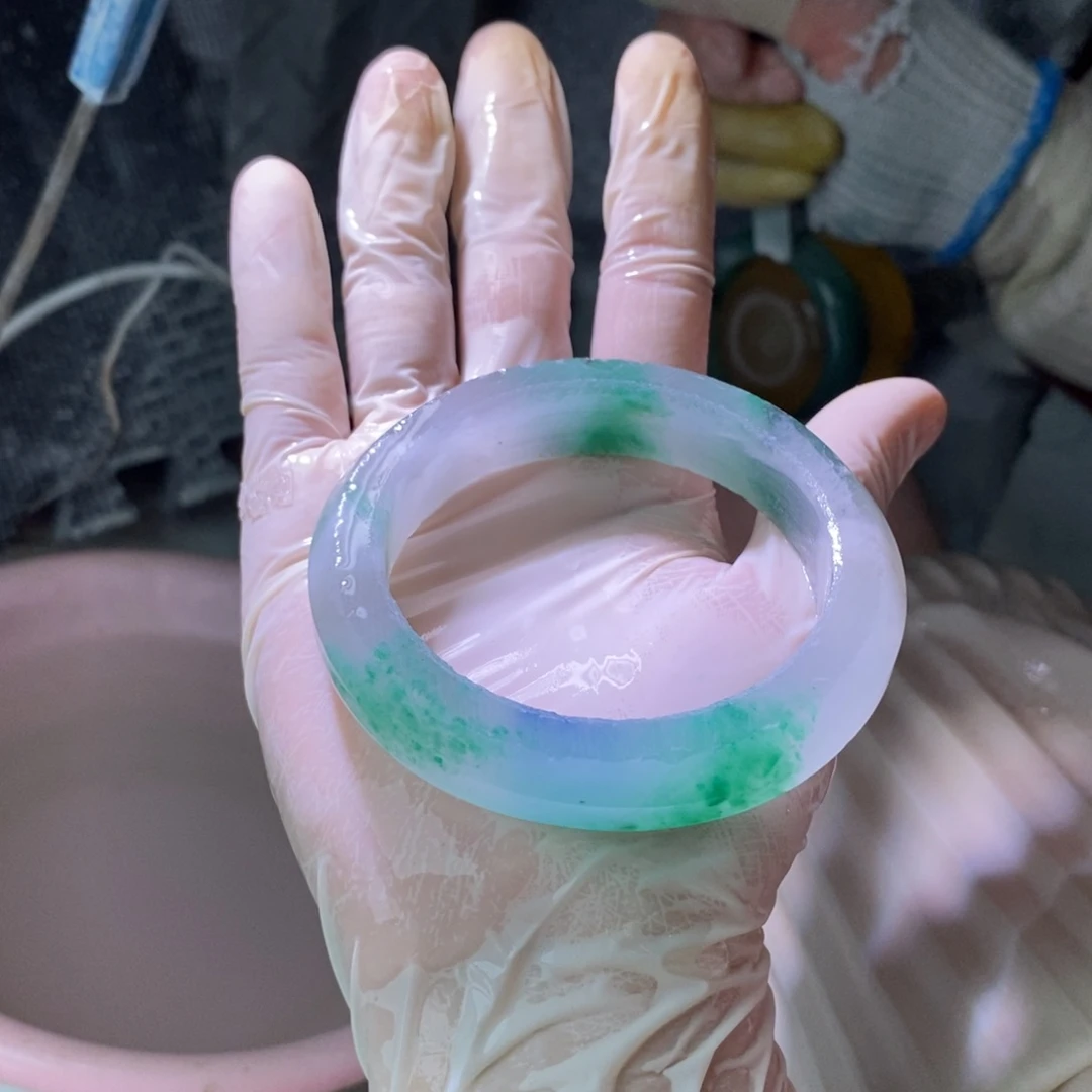 风***的石英质玉（非洲翠）未镶嵌手镯定制