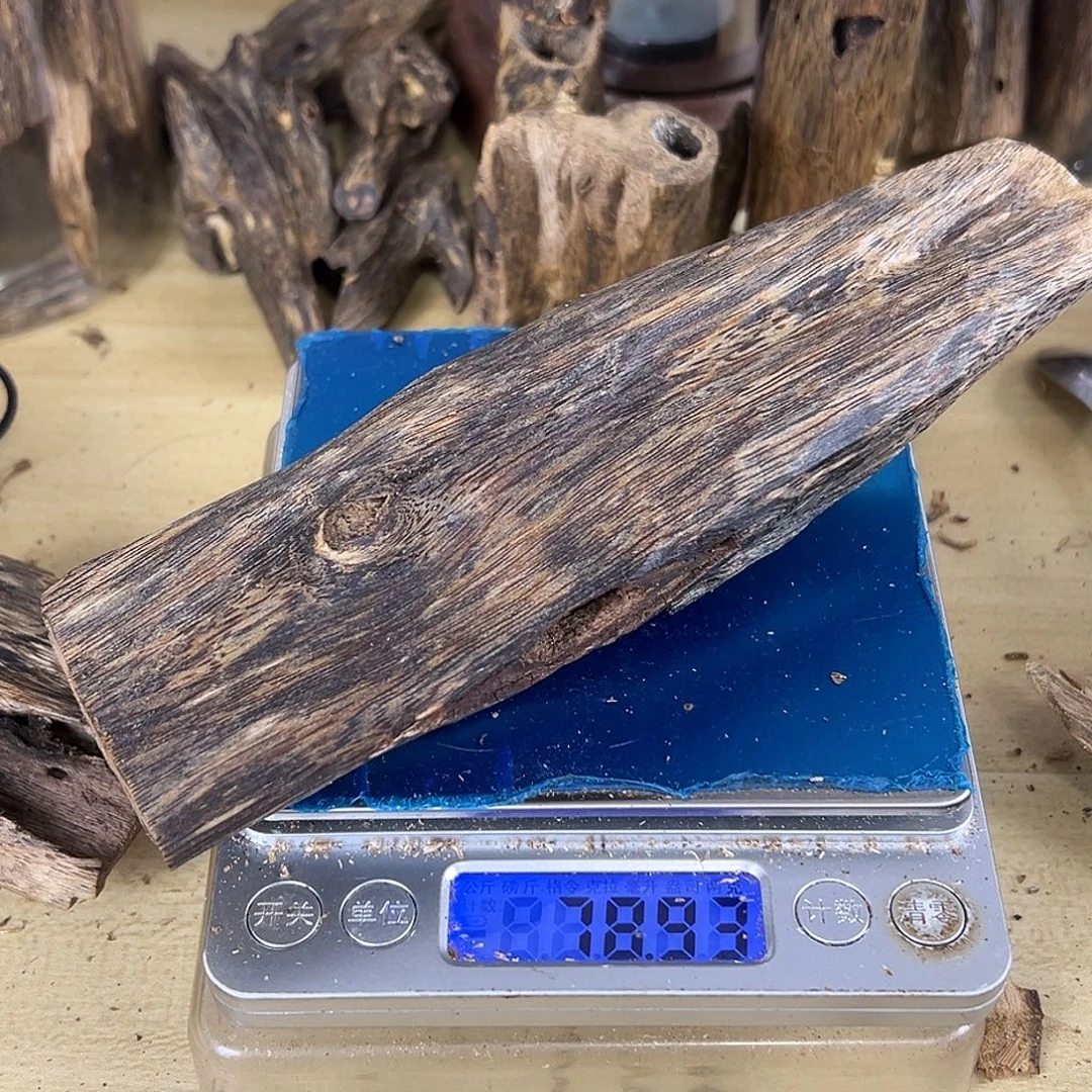 窝***民香料绿棋楠虫漏78克红骨凹身