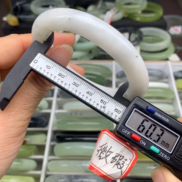 蛇纹石玉未镶嵌手镯691