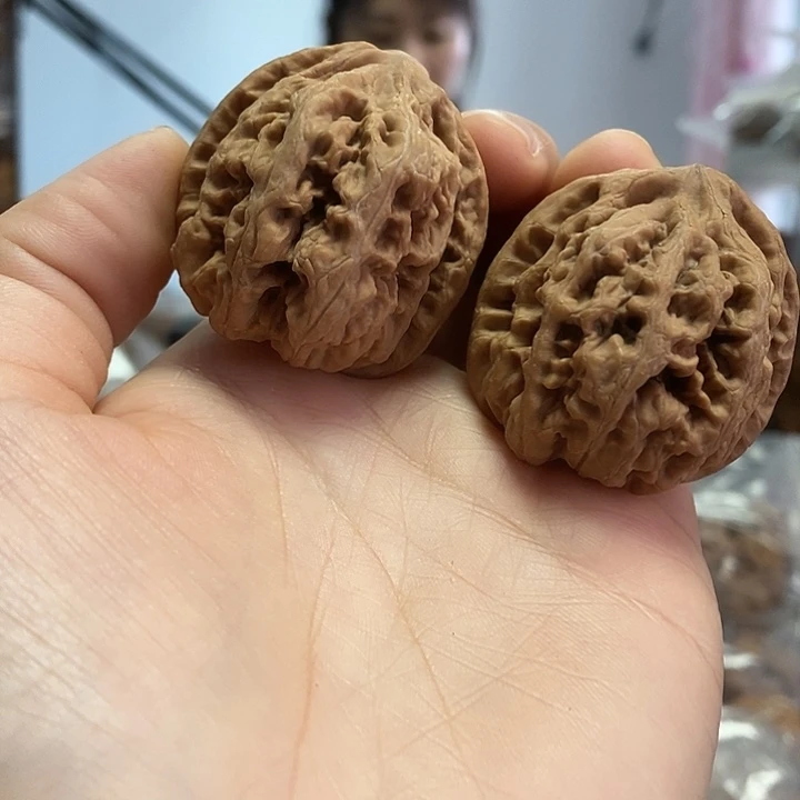 文玩核桃把件39红皮粗筋