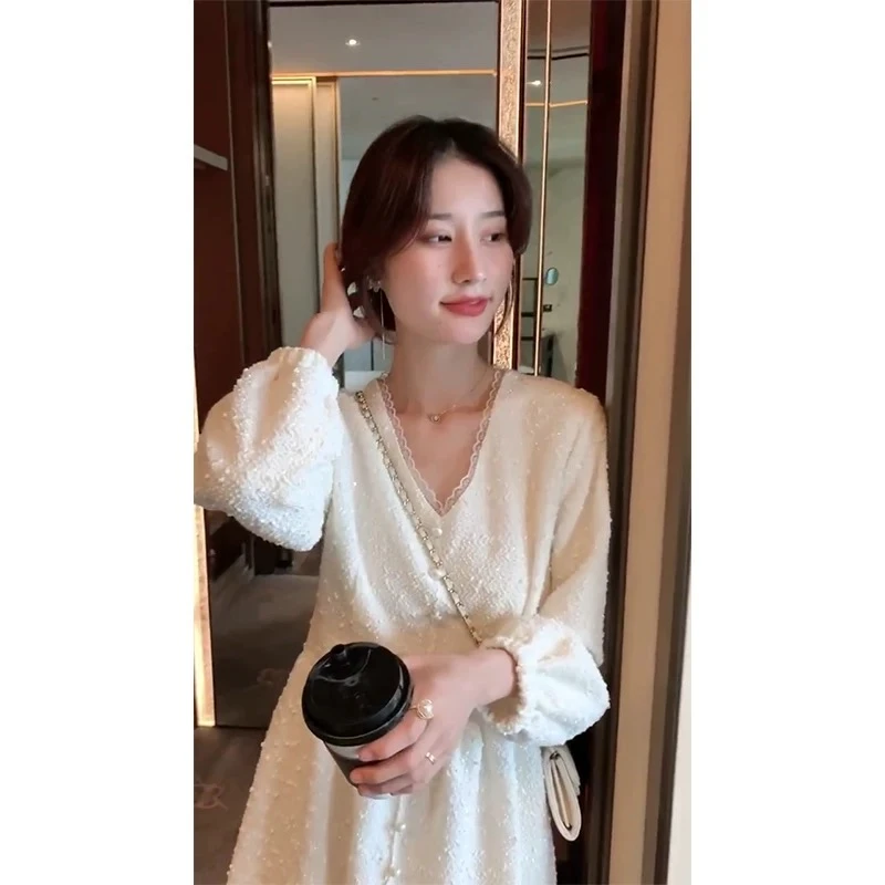 E4611法式蕾丝高级感长袖V领连衣裙收腰显瘦长裙2025新款E4734