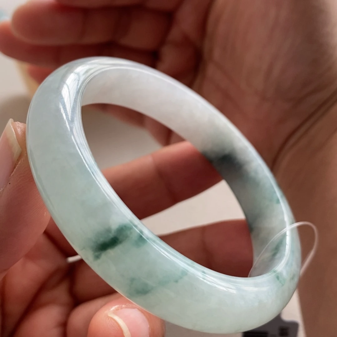 翡翠手镯未镶嵌天然翡翠手镯