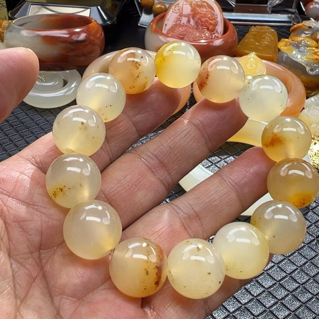 石英质玉未镶嵌颈饰