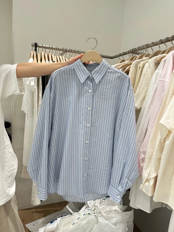 纽扣长袖条纹港风蓝色条纹衬衫OUN