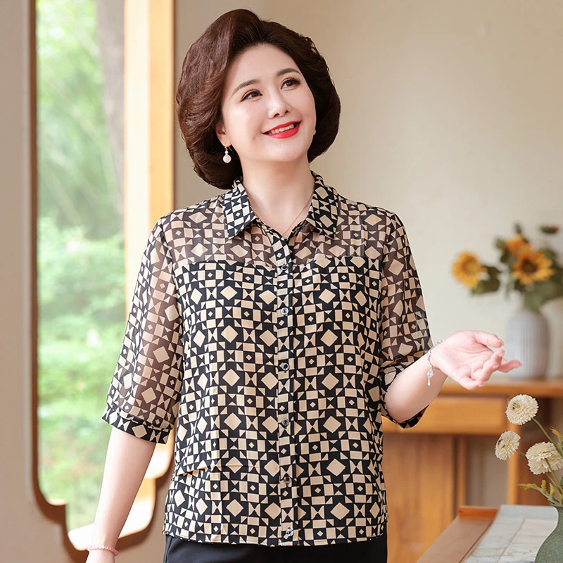 妈妈宽松薄款碎花翻领中袖衣服中老年女装时尚奶奶衬衣洋气小衫女