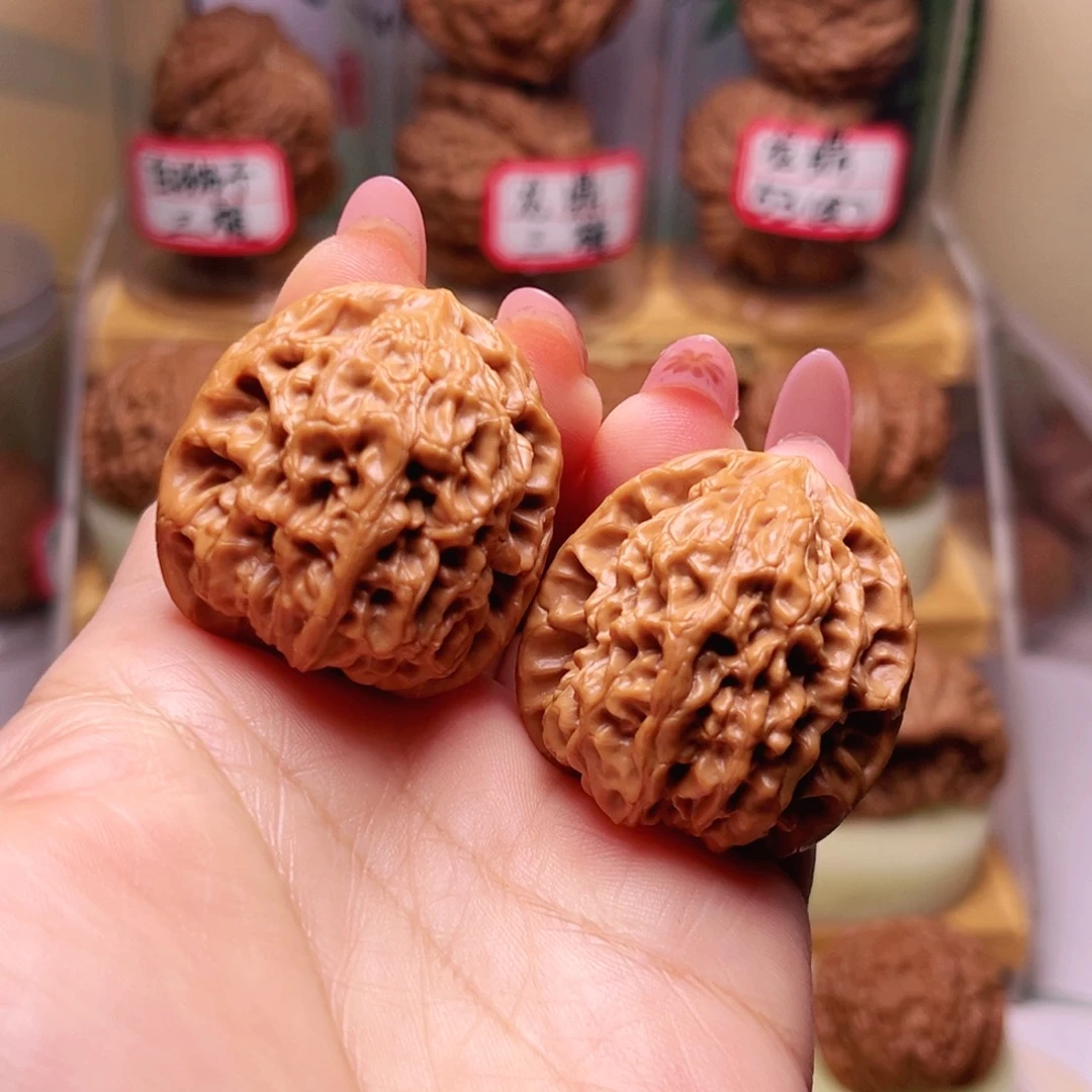 文玩核桃吊坠野生小众通天龙脊