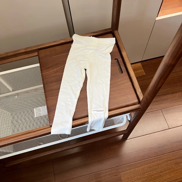 【编号K17】A2667-03-儿童休闲贴标打底裤白色