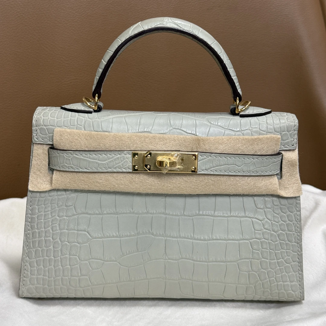 意大利进口美洲鳄凯莉二代迷你19哑光雾面珍珠灰白色纯手工女包