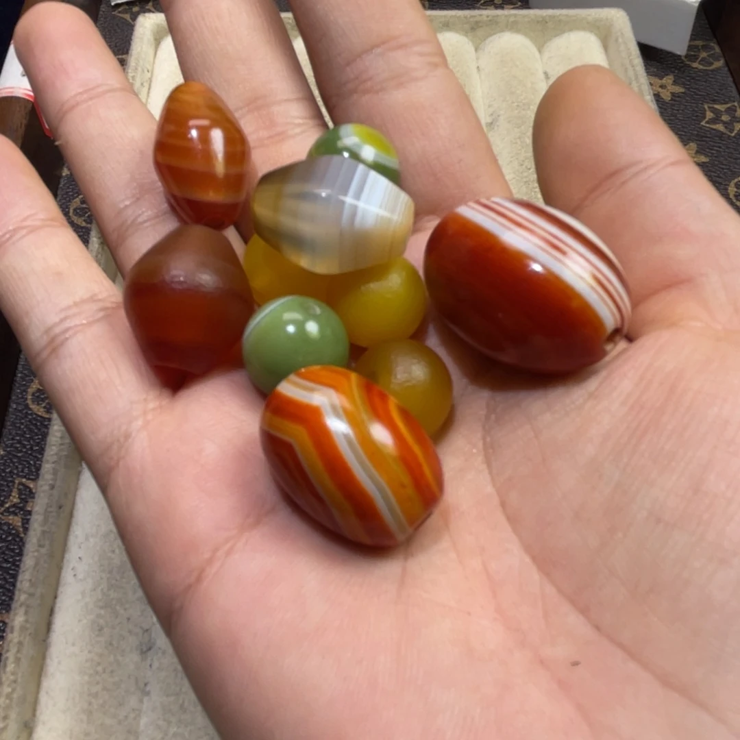 甜***贝玛瑙/玉髓未镶嵌珠宝半成品