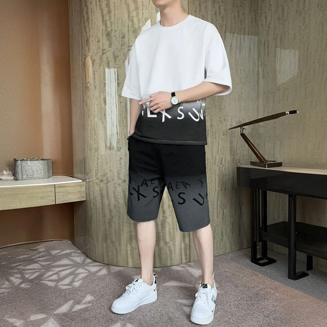 2025套装新款夏季薄款冰丝帅气衣服短袖t恤短裤运动休闲潮牌男装