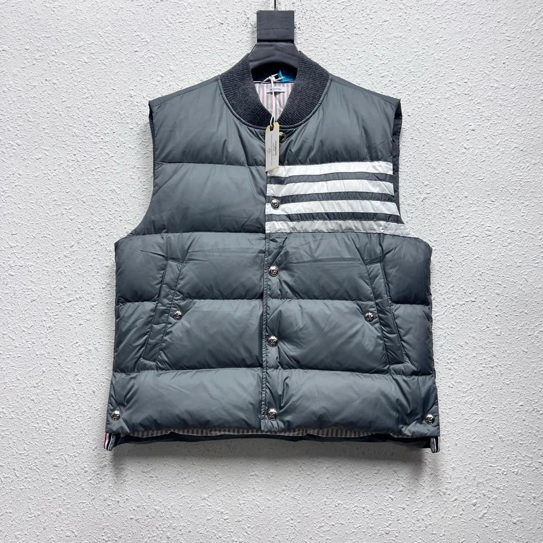 全新未使用 THOMBROWNE  纯色条纹羽绒马甲山羊毛领 3码  XJ0259
