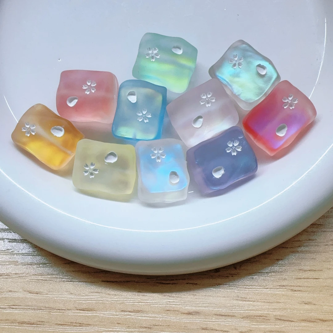 DIY饰品手作配饰韩国胶异形双面手绘发光樱花方通孔珠