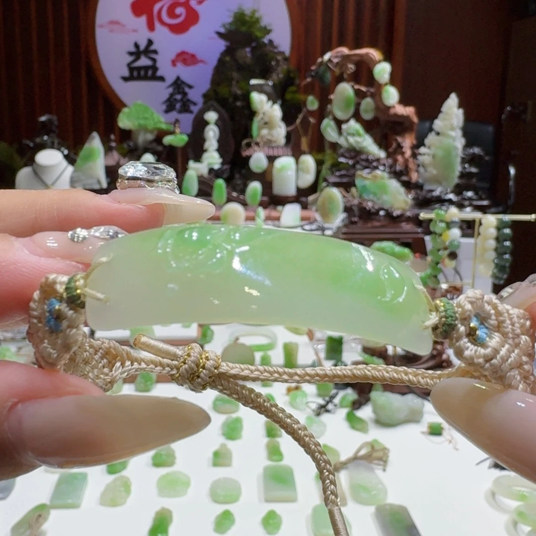 未镶嵌和田玉（翠青玉）挂件翠青手牌