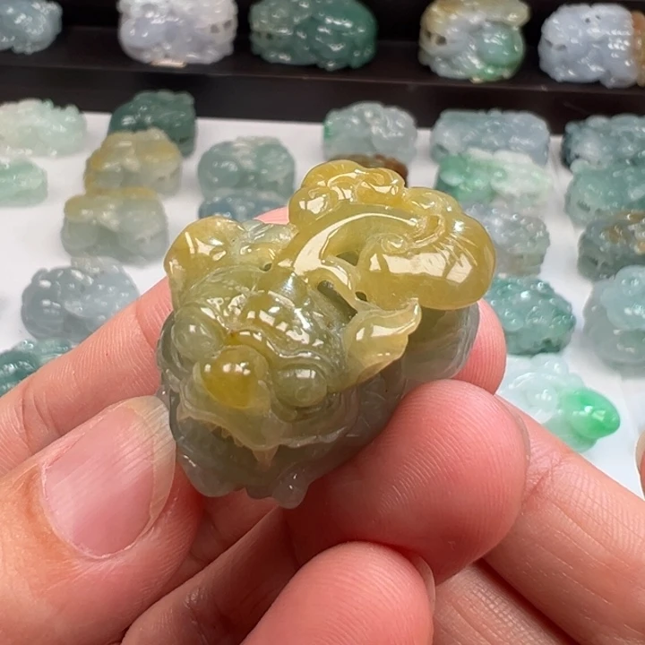 颈饰未镶嵌翡翠貔貅