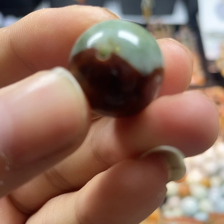 翡翠未镶嵌颈饰珠子