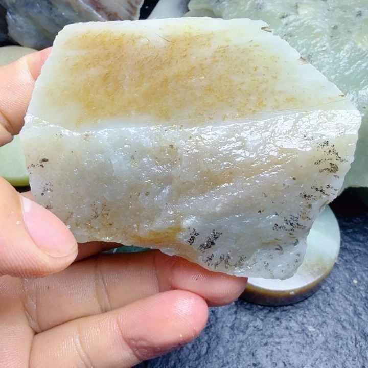 和田玉（糖玉）未镶嵌珠宝奇石