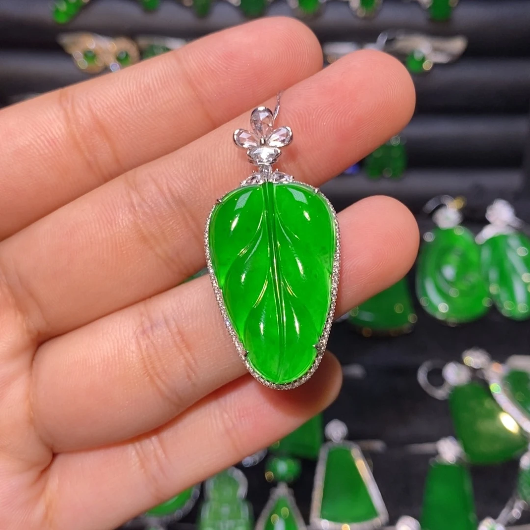 翡翠18K金镶嵌颈饰天然翡翠