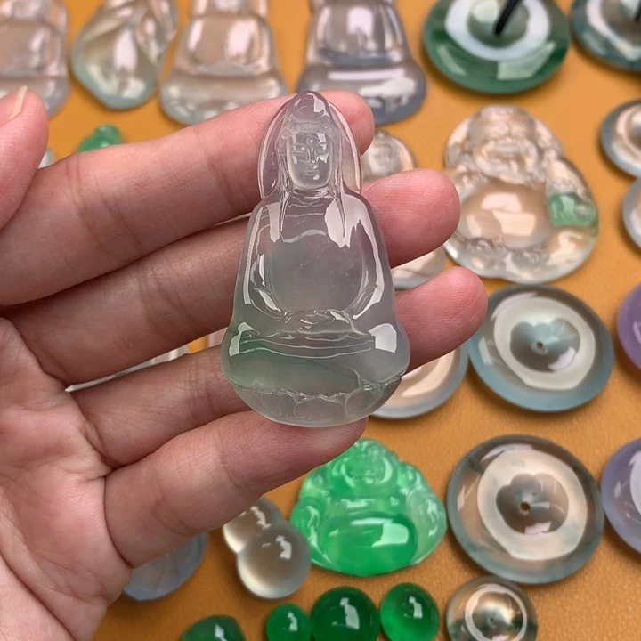 颈饰未镶嵌翡翠…..