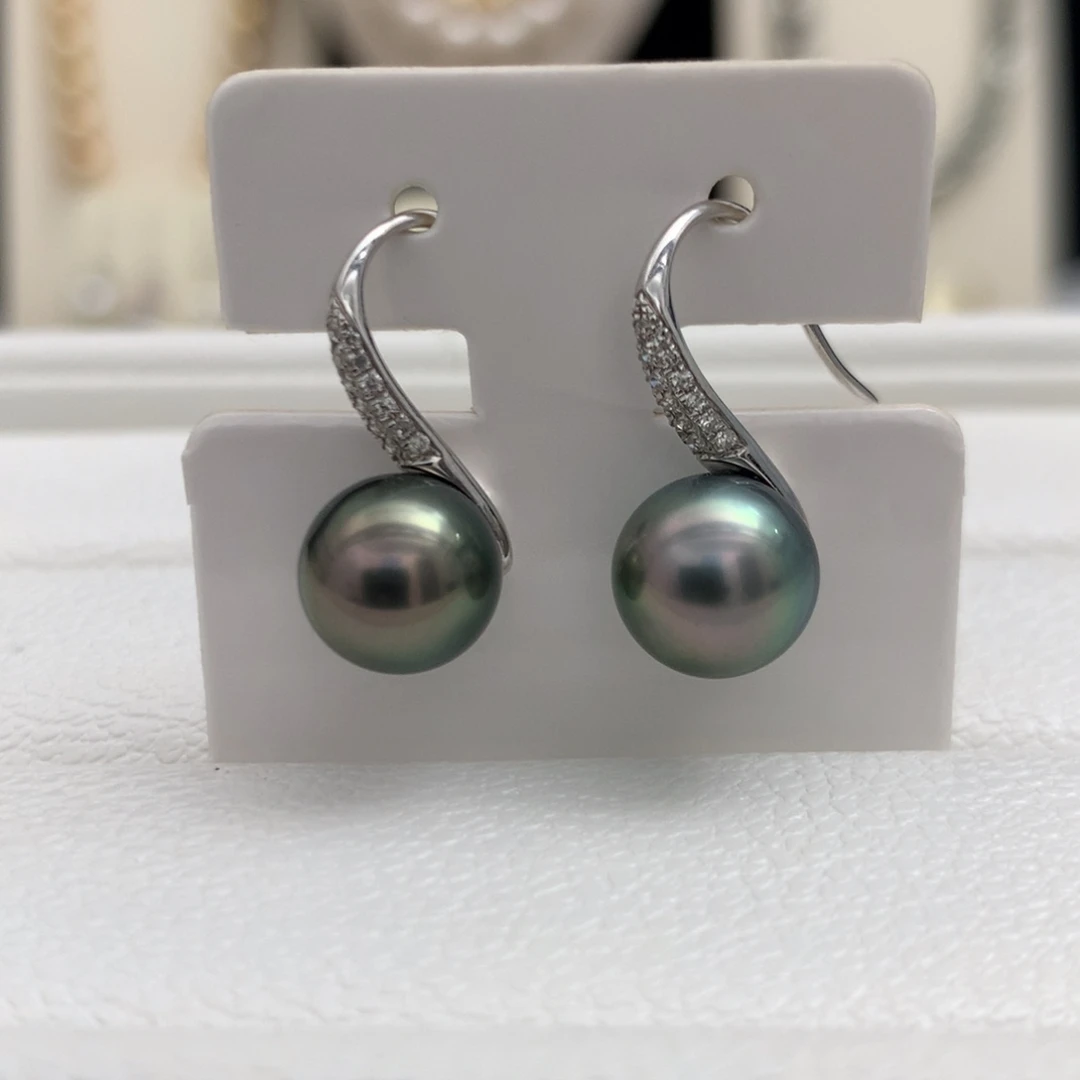 耳饰18K金镶嵌海水珍珠8.8mm大溪地黑珍珠耳饰