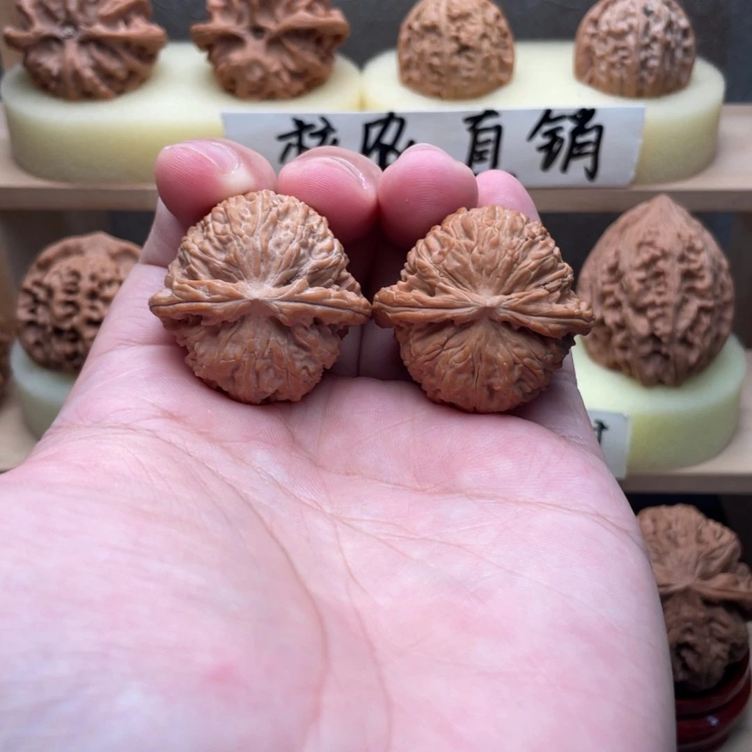 文玩核桃吊坠全品白狮子35➕交友价