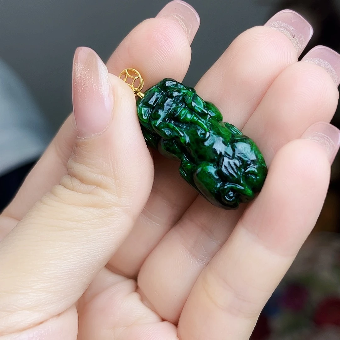 翡翠18K金镶嵌颈饰多样性