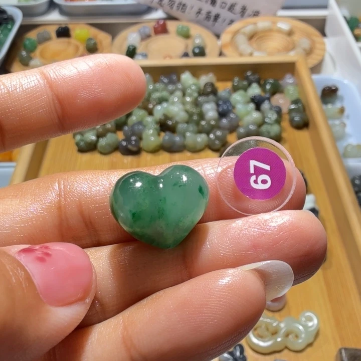 和田玉未镶嵌珠宝奇石