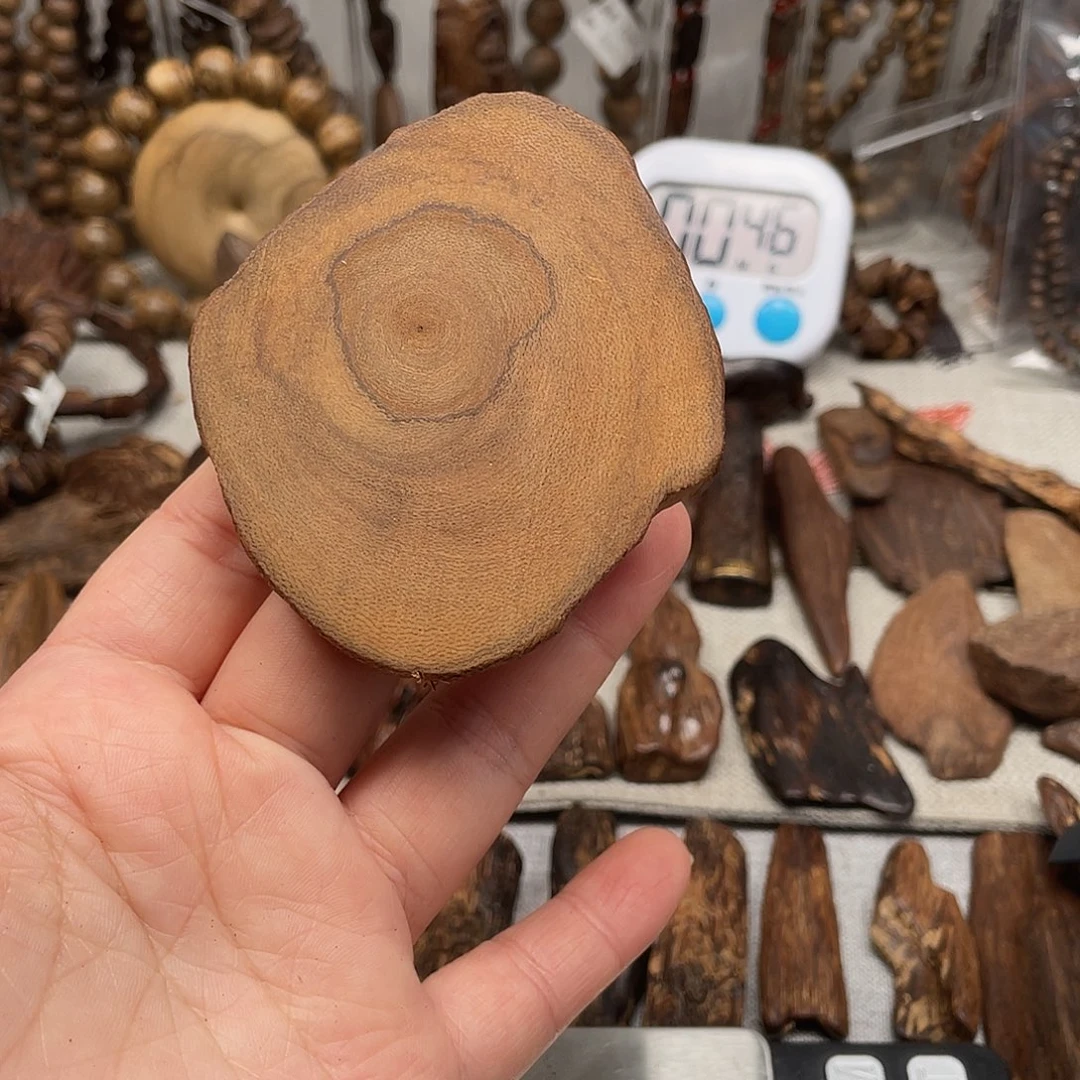 沉香碎屑沉香达拉干一线天