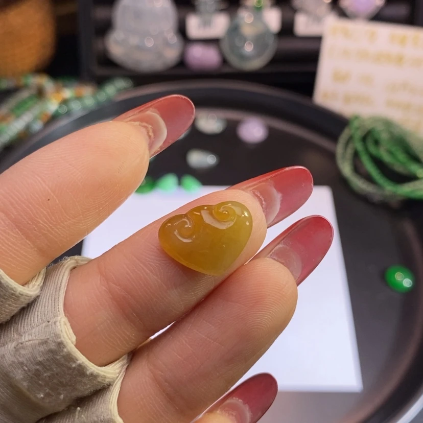 【闪购商品】翡翠挂件未镶嵌如意