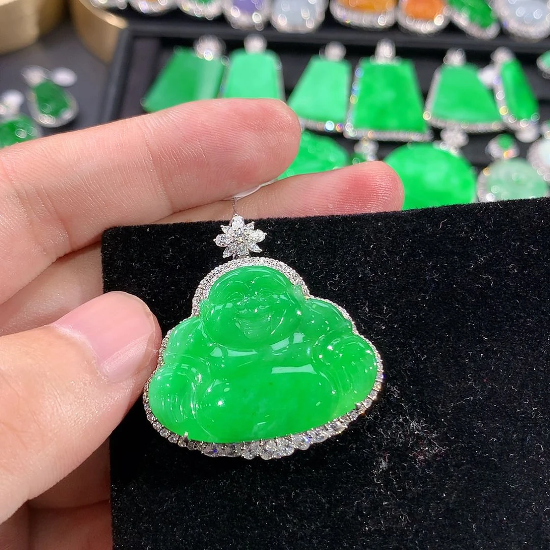 翡翠18K金镶嵌颈饰