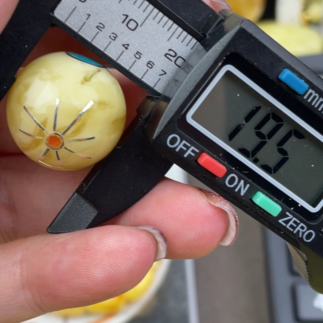 未镶嵌蜜蜡裸石微瑕970