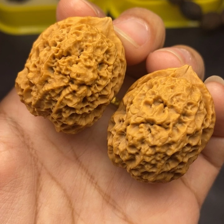 文玩核桃吊坠37尺铁狮子球