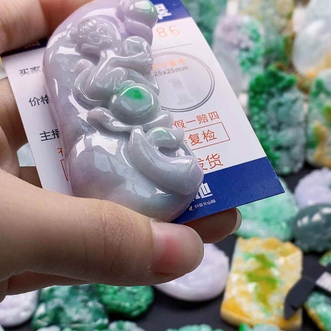 吊坠(不含链)未镶嵌翡翠