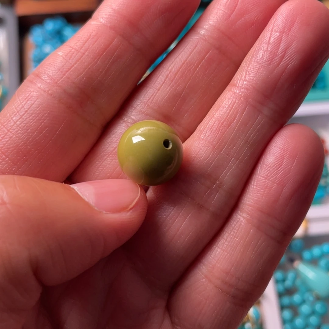 小***.绿松石未镶嵌颈饰