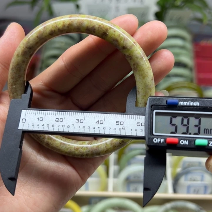 蛇纹石玉未镶嵌手镯15