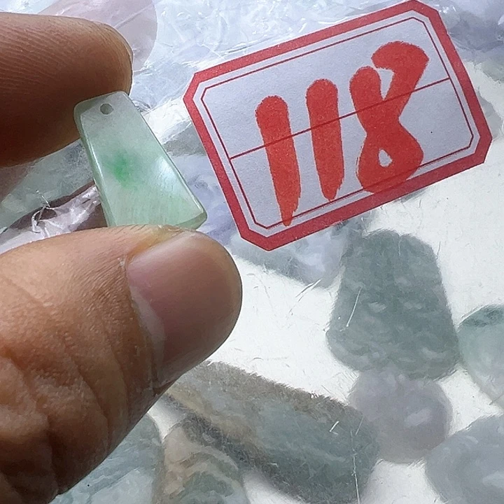 翡翠颈饰未镶嵌天然缅甸翡翠吊坠