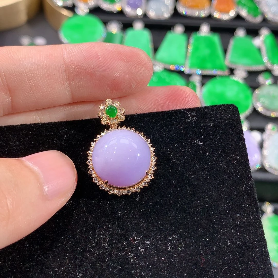 翡翠18K金镶嵌颈饰