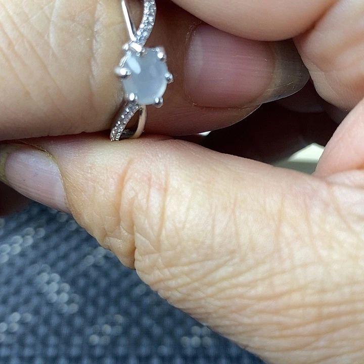 未镶嵌戒指翡翠T***?缅甸