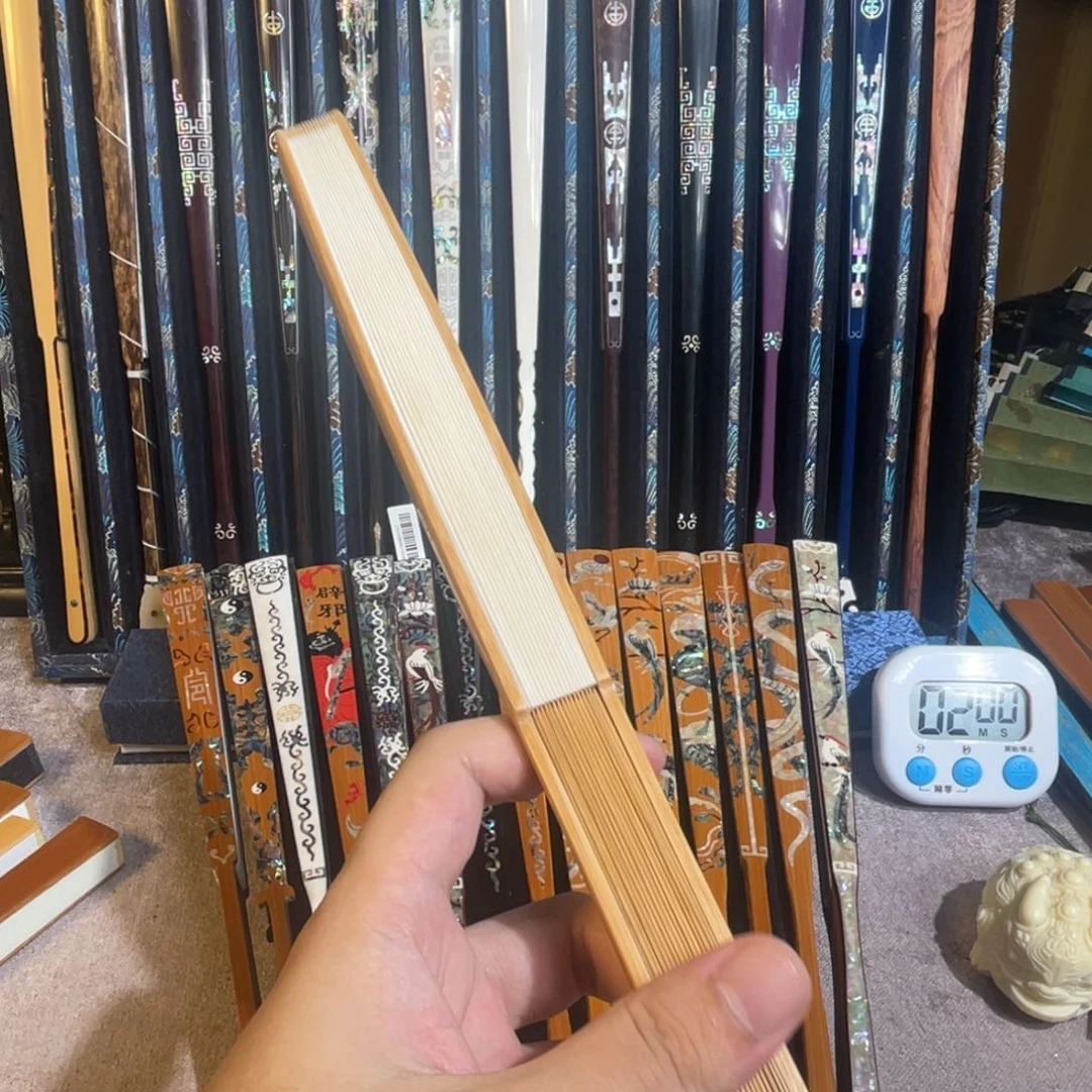 扇子手工制作工艺精湛