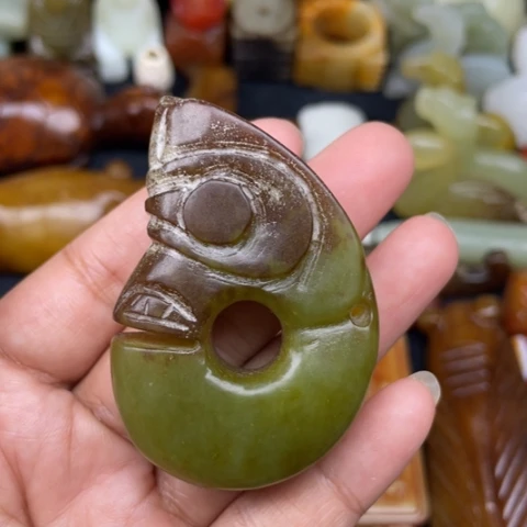 蛇纹石玉未镶嵌颈饰33