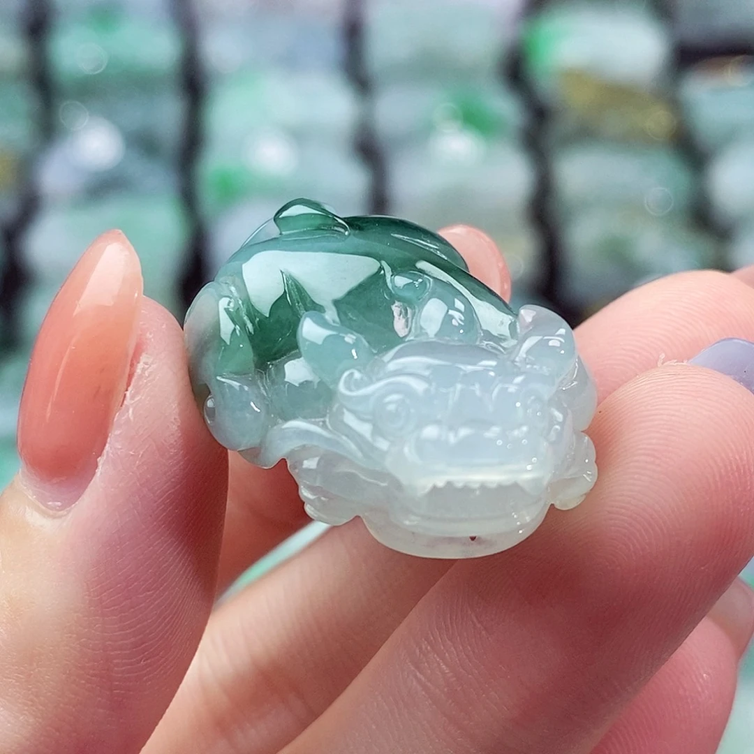 颈饰未镶嵌翡翠天然