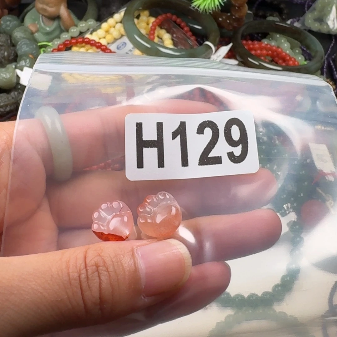 南红玛瑙未镶嵌珠宝奇石
