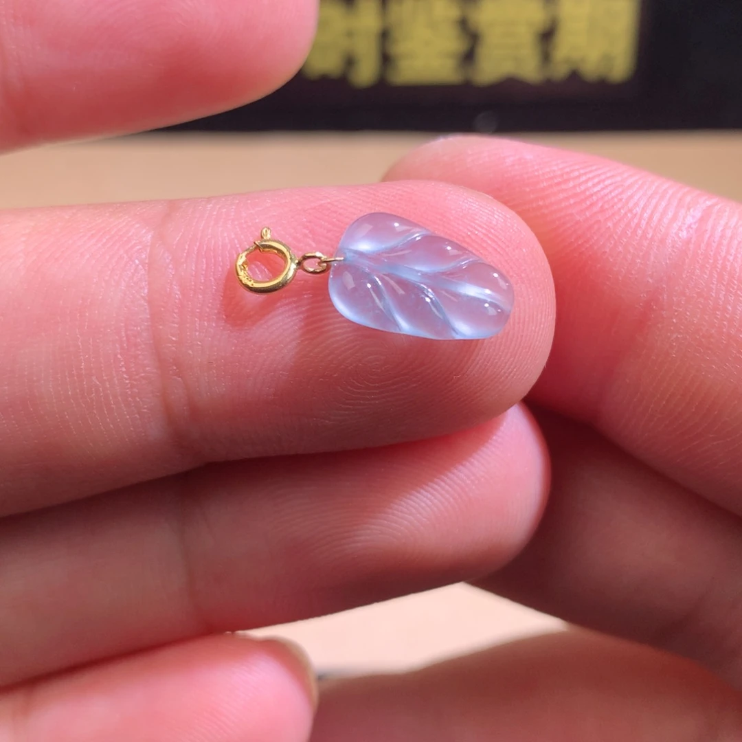 翡翠18K金镶嵌颈饰翡翠