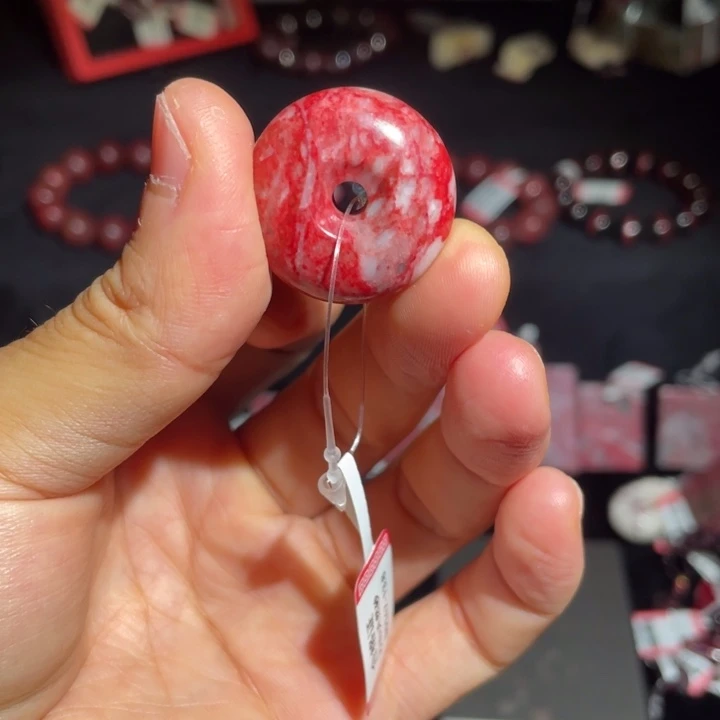 天然辰砂原石平安扣