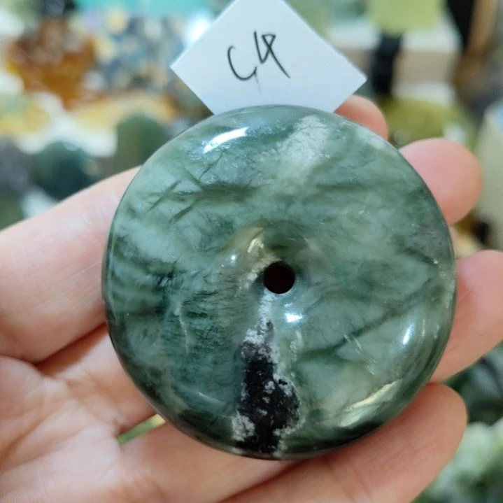 岫玉未镶嵌平安扣