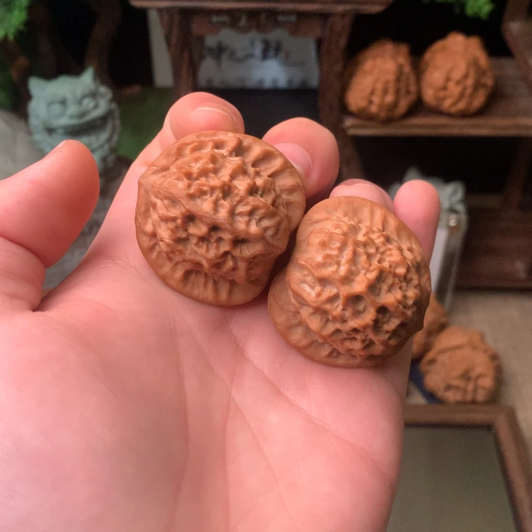 文玩核桃把件40尺寸瓷娃娃