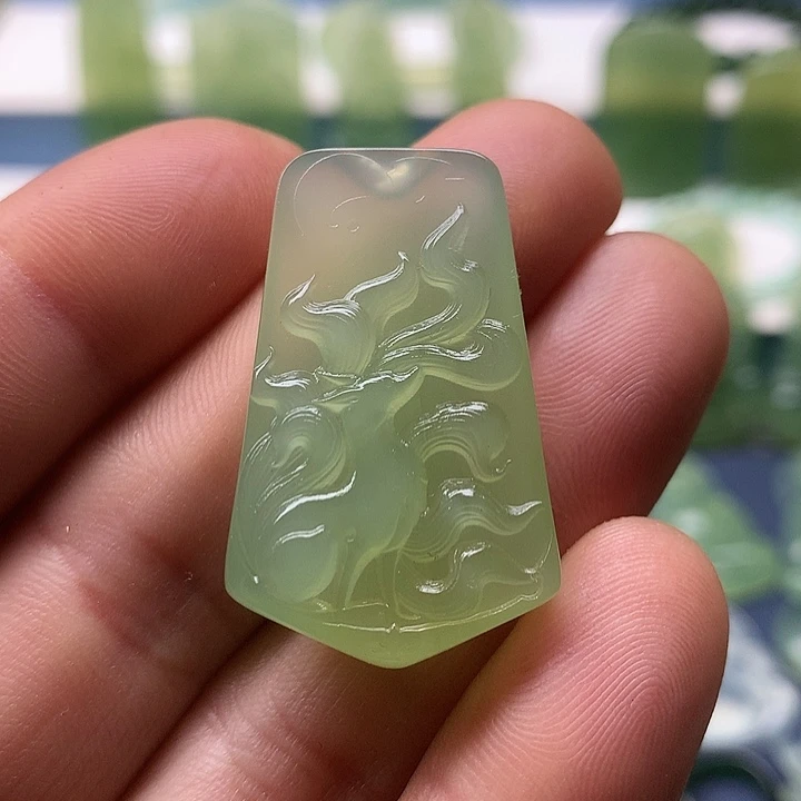 未镶嵌蛇纹石玉挂坠
