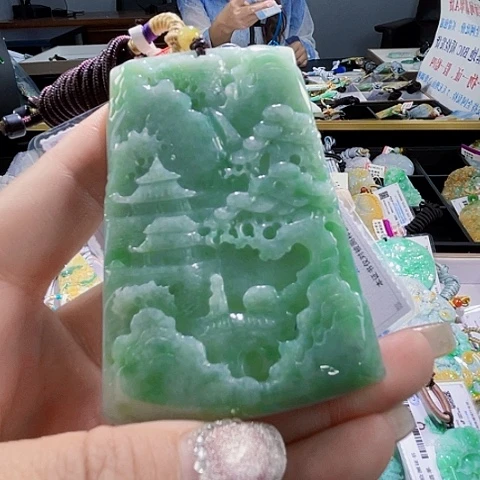 颈饰未镶嵌翡翠一个