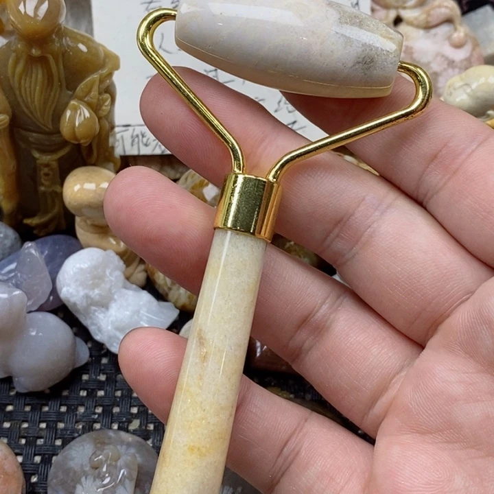 颈饰未镶嵌硅化珊瑚（珊瑚玉）