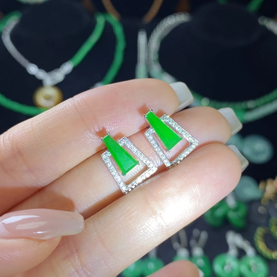 翡翠18K金镶嵌耳饰无事牌耳钉